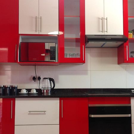 Sapphire Court Bed & Breakfast กาโบโรเน ภายนอก รูปภาพ